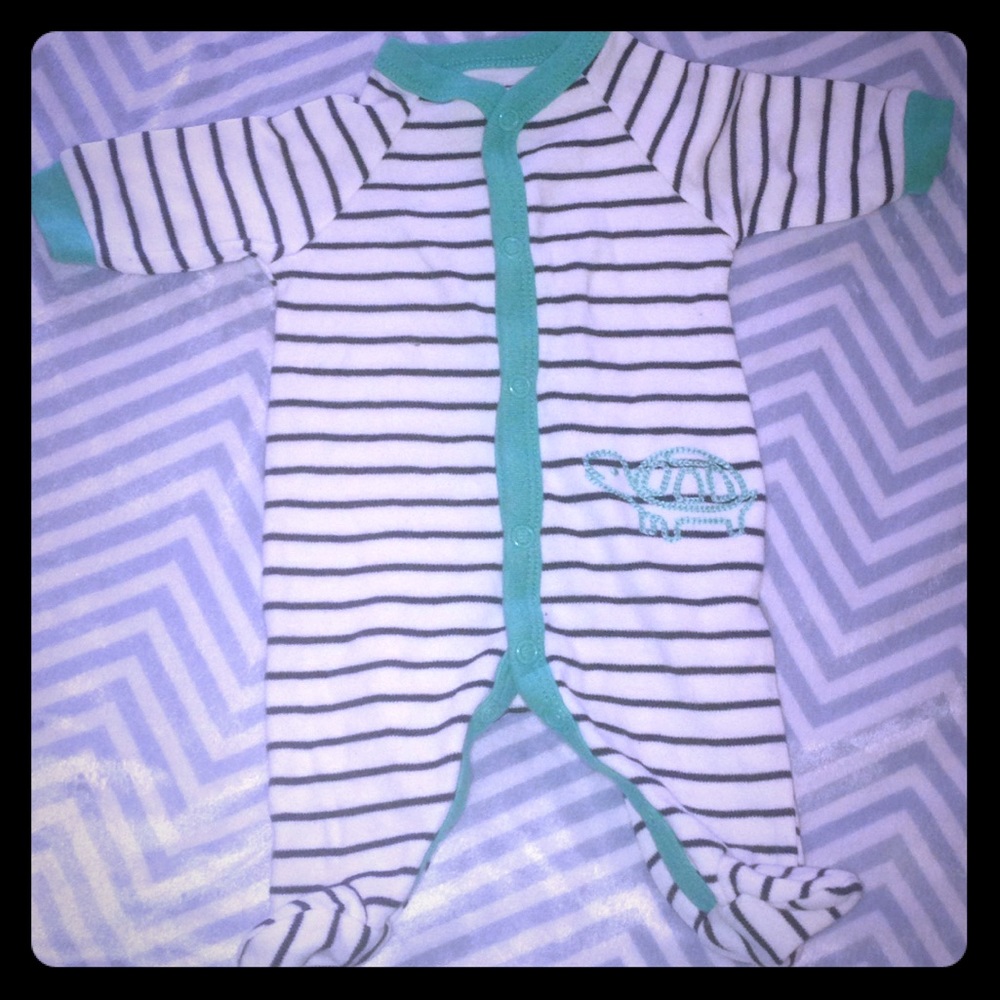 buy 5 baby items for 5$ .Just one you footy pj
